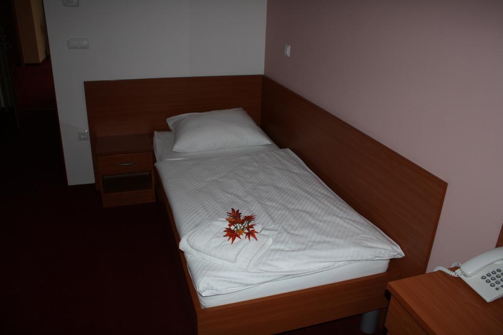 Penzion Letalisce Murska Sobota Kamer foto